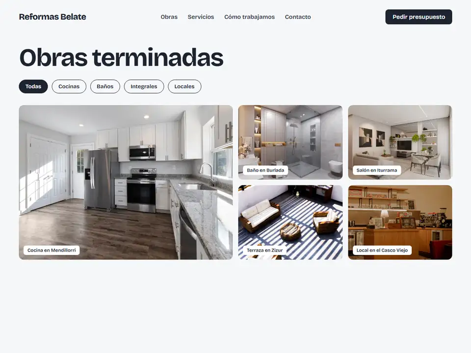 Estructura de una web de portfolio con galería de trabajos en mosaico